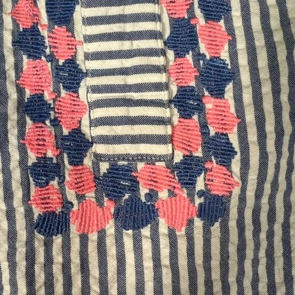 Vineyard Vines Popover Blouse XS Blue Seersucker Embroidered Accents - Picture 5 of 8